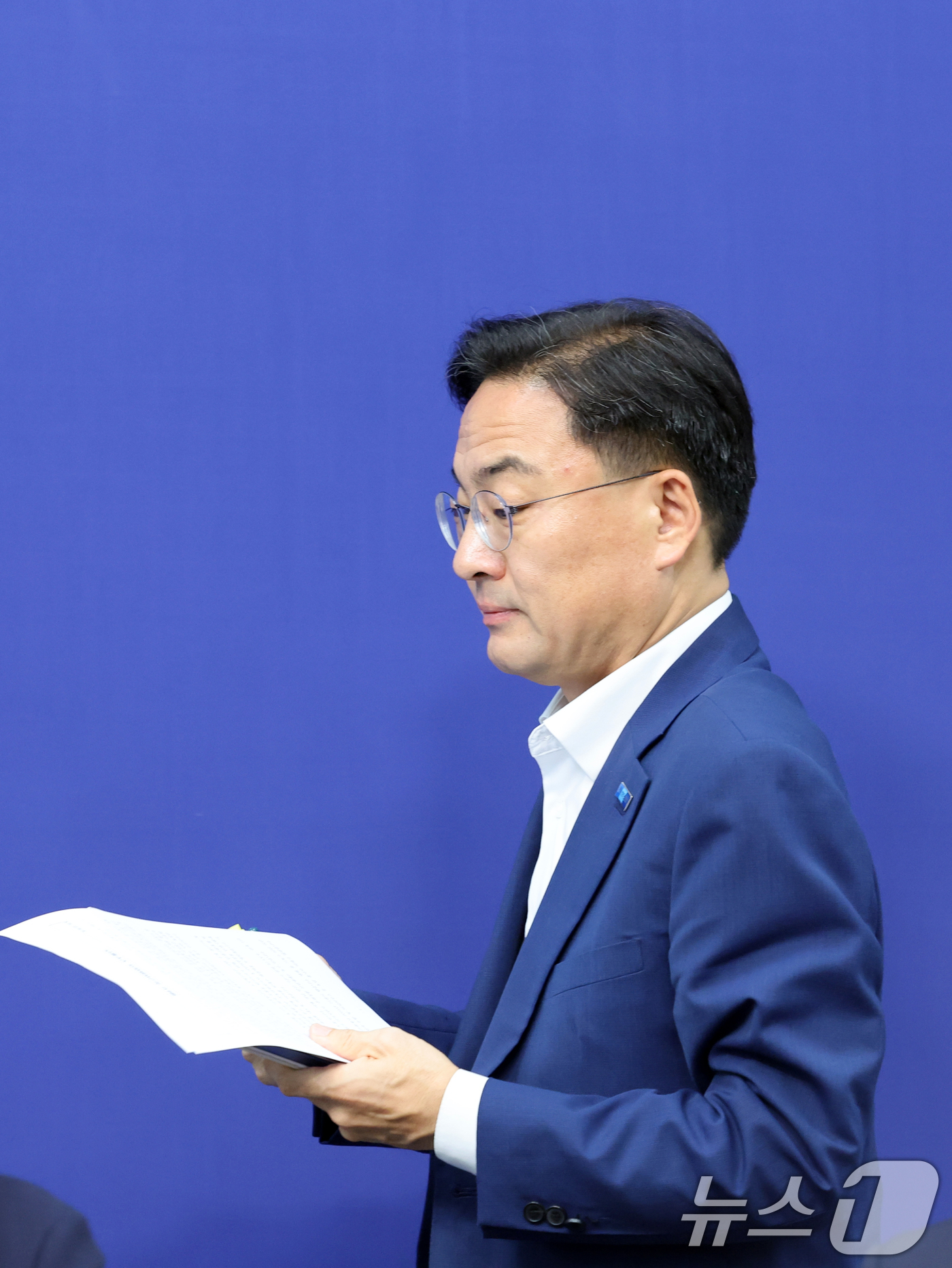 (서울=뉴스1) 황기선 기자 = 신장식 조국혁신당 대표가 3일 오전 서울 여의도 국회에서 열린 최고위원회의에 참석하고 있다.  2026.8.3/뉴스1
