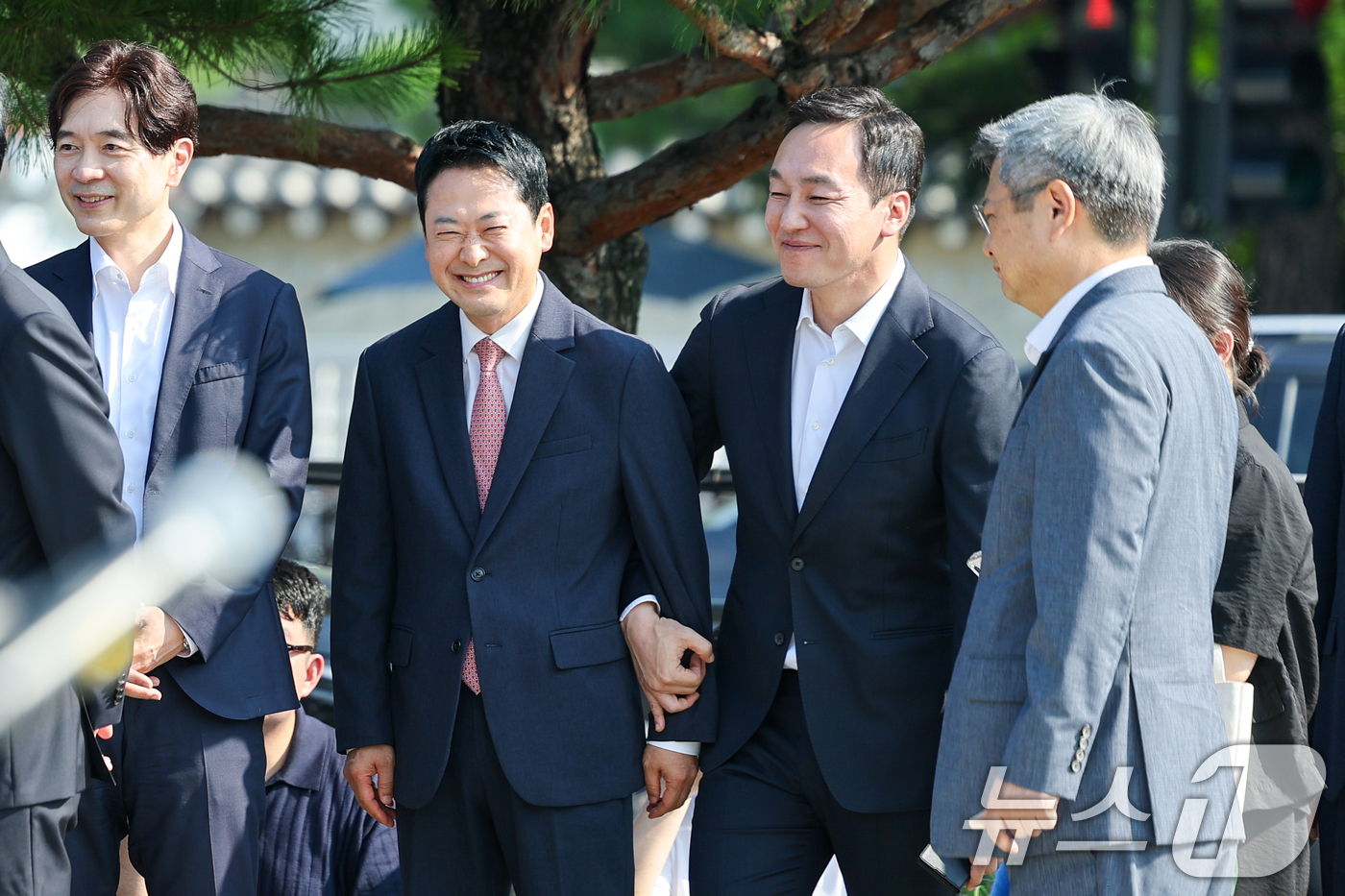 (서울=뉴스1) 안은나 기자 = 김민수 국민의힘 최고위원이 3일 오전 서울 종로구 청와대 사랑채 분수대 앞에서 열린 '보완수사권 폐지 악법 거부권 촉구 현장 최고위원회의'에 참석해 …