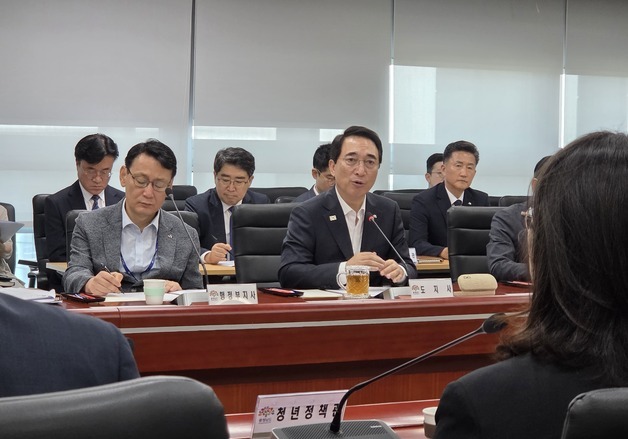 박수현 지사 실국원장 회의서 '폭염 취약계층 보호 힘써달라"