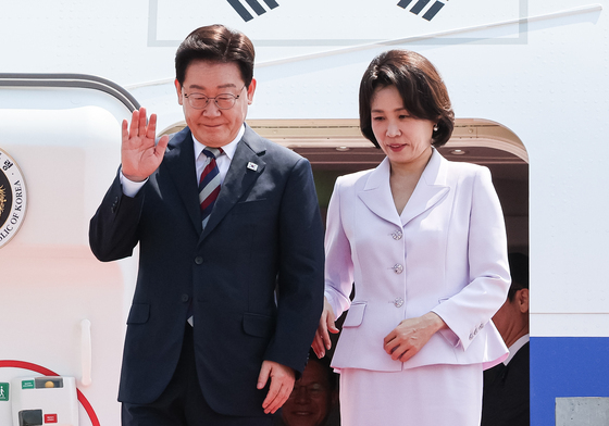 인사하는 이재명 대통령