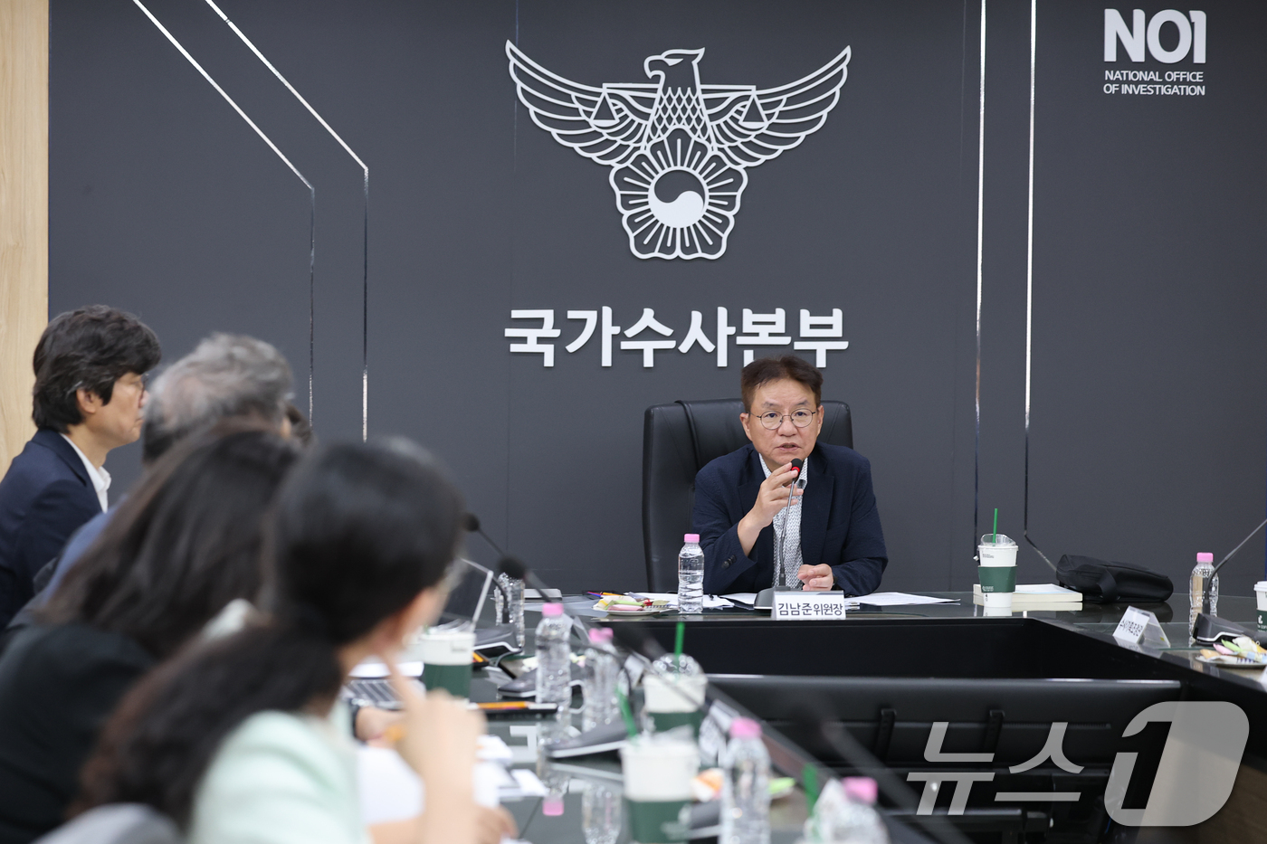 (서울=뉴스1) 안은나 기자 = 김남준 위원장이 3일 오후 서울 서대문구 경찰청 국가수사본부에서 '국민 신뢰 제고를 위한 경찰 수사 개혁위원회 회의'를 주재하고 있다. 2026.8 …