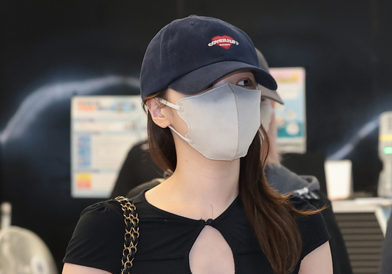 입국하는 르세라핌 김채원