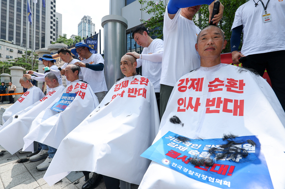 '강제 순환 인사라니'