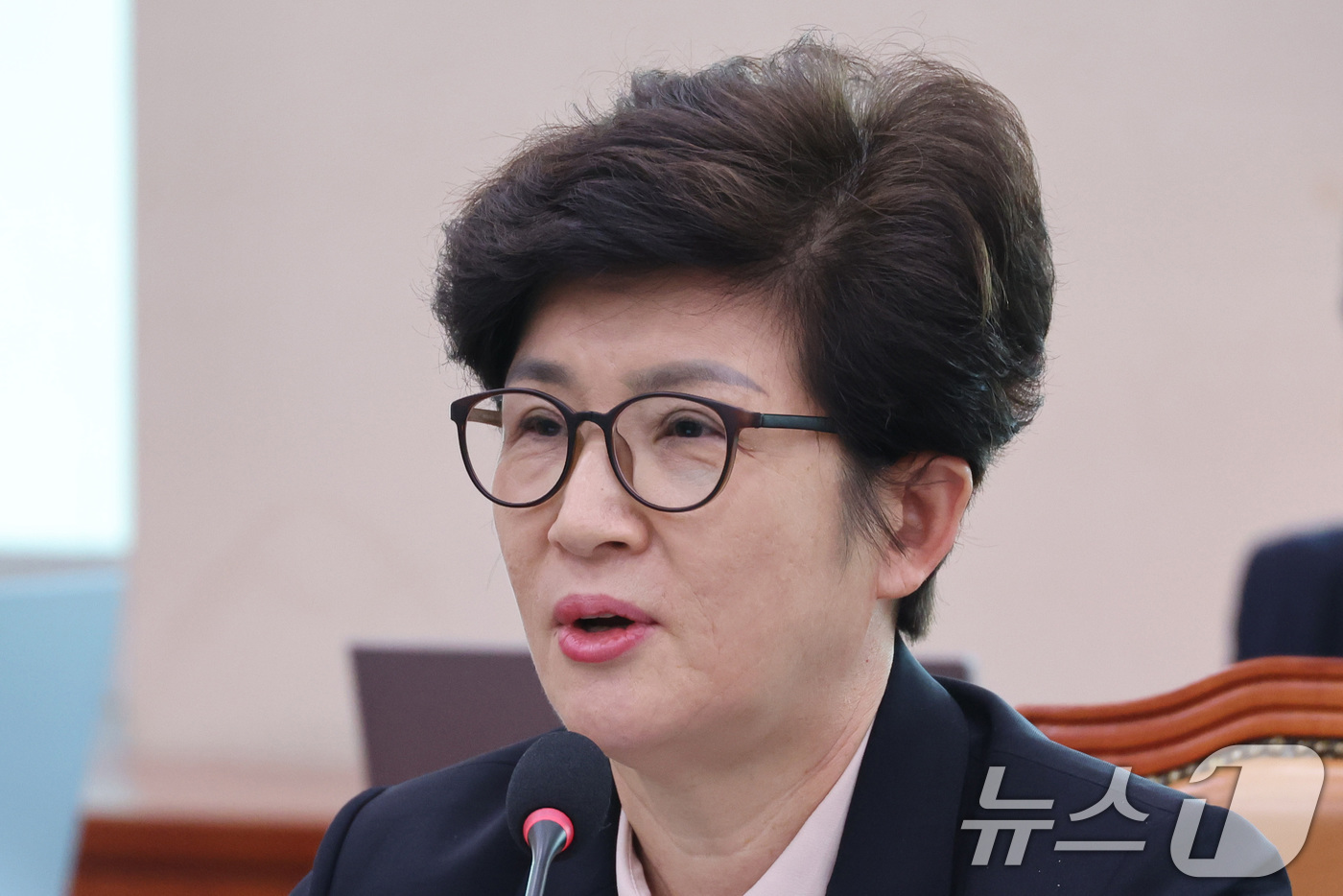 (서울=뉴스1) 신웅수 기자 = 강선영 국민의힘 의원이 3일 서울 여의도 국회에서 열린 성평등가족위원회 전체회의에서 발언하고 있다. 2026.8.3/뉴스1