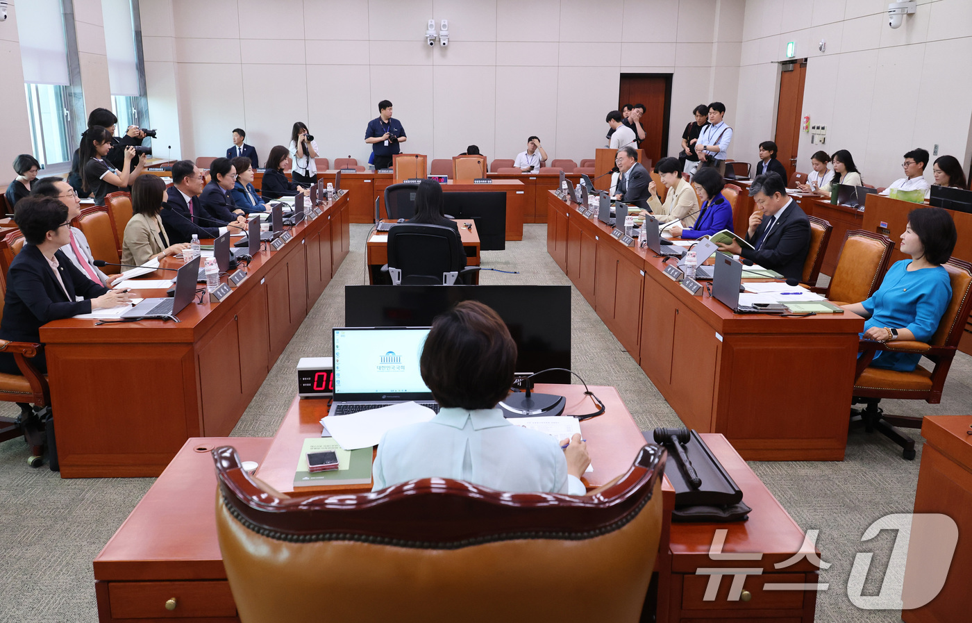 (서울=뉴스1) 신웅수 기자 = 김정재 위원장이 3일 서울 여의도 국회에서 열린 성평등가족위원회 전체회의를 주재하고 있다. 2026.8.3/뉴스1