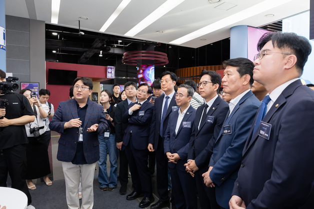 배경훈 부총리, 모두의 AI 배움터·실험실·라운지 합동개소식 참석