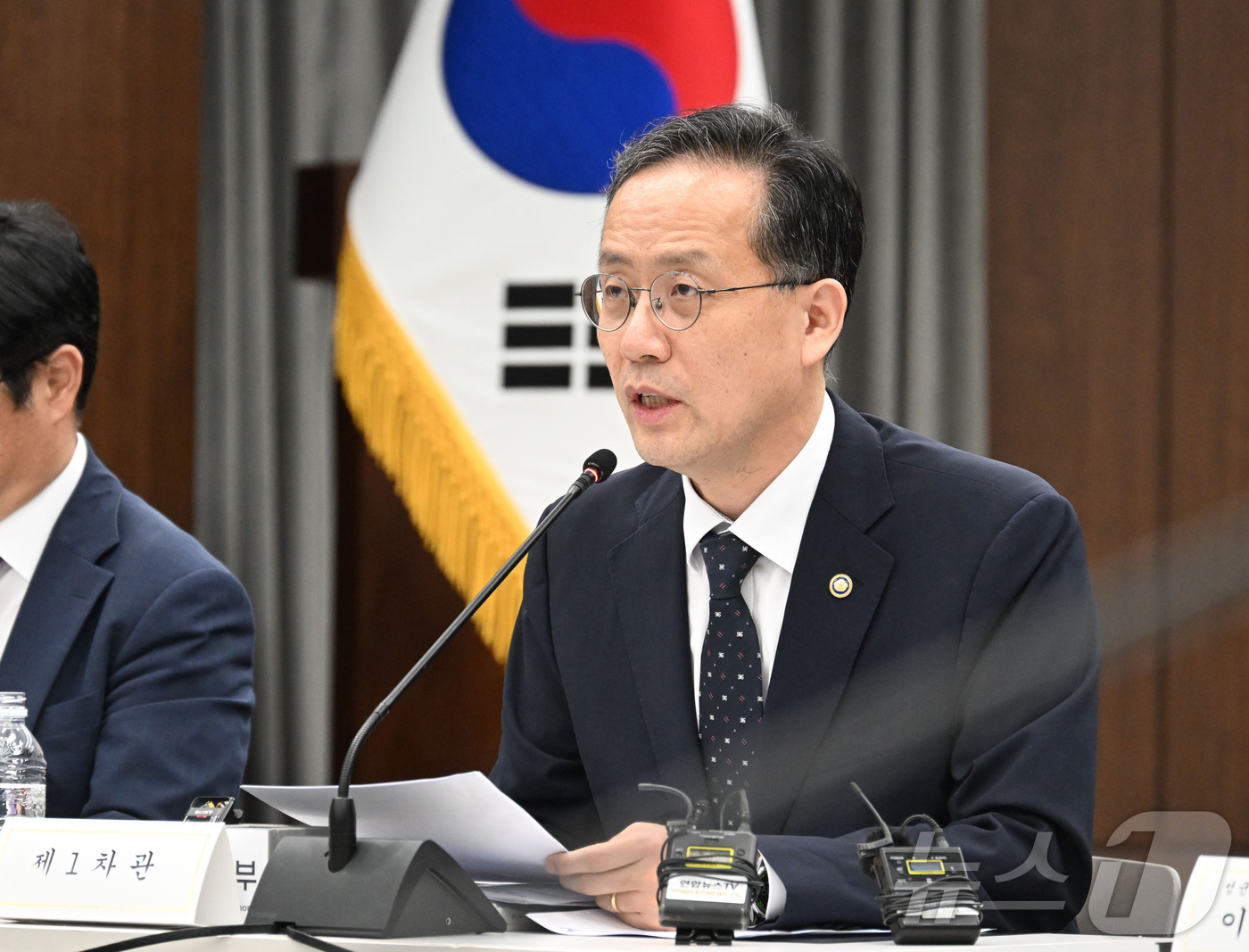 (서울=뉴스1) = 이형일 재정경제부 제1차관이 3일 서울 중구 은행회관에서 열린 '제59차 세제발전심의위원회'에서 인사말을 하고 있다. (재정경제부 제공. 재판매 및 DB 금지) …