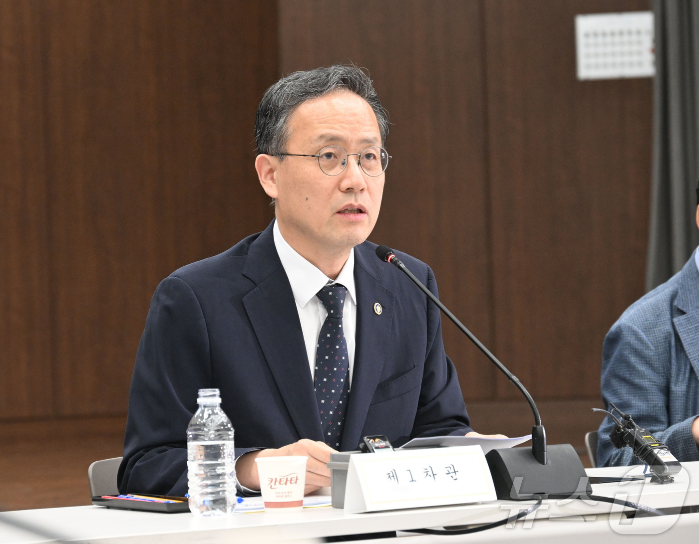 (서울=뉴스1) = 이형일 재정경제부 제1차관이 3일 서울 중구 은행회관에서 열린 '제59차 세제발전심의위원회'에서 인사말을 하고 있다. (재정경제부 제공. 재판매 및 DB 금지) …