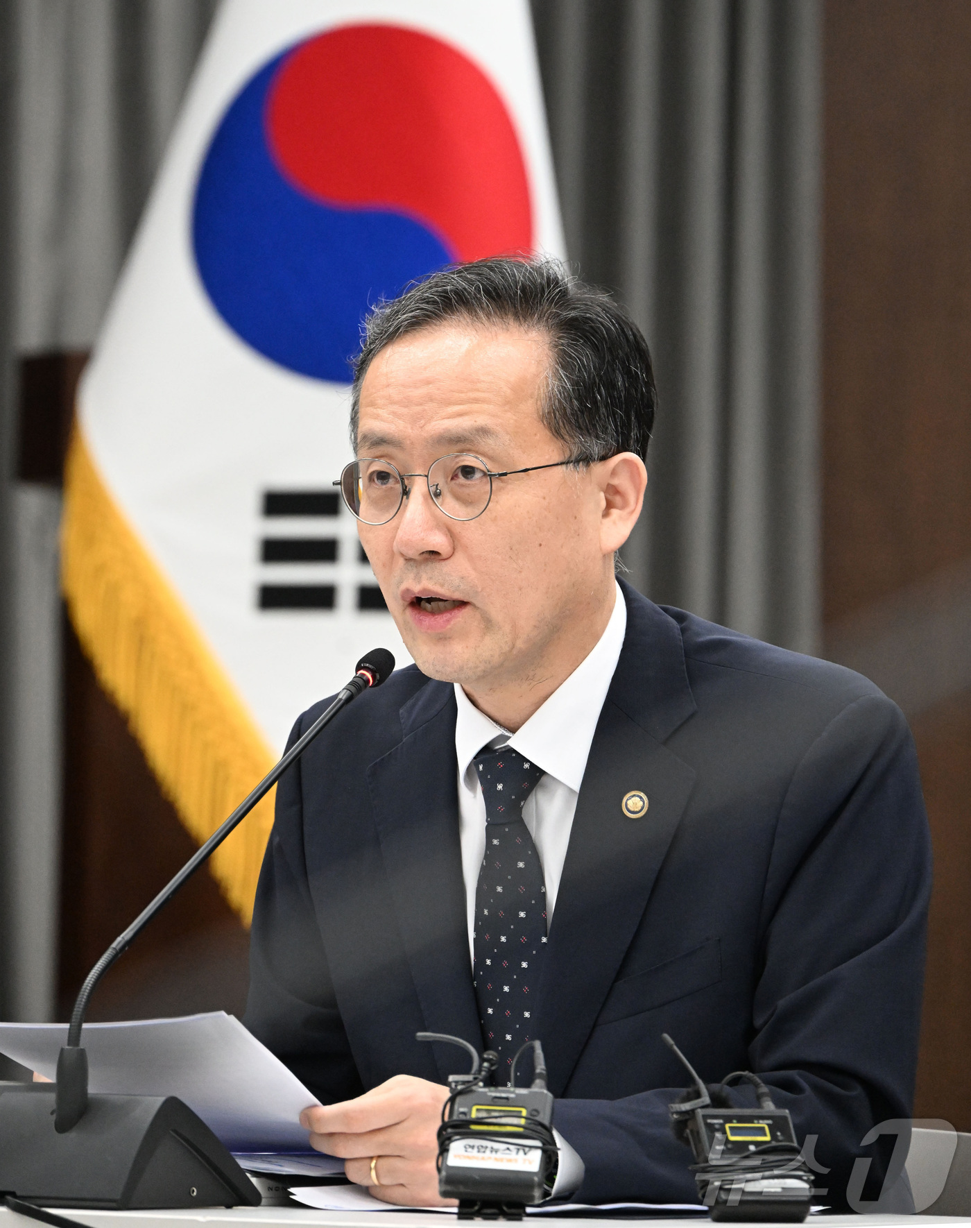 (서울=뉴스1) = 이형일 재정경제부 제1차관이 3일 서울 중구 은행회관에서 열린 '제59차 세제발전심의위원회'에서 인사말을 하고 있다. (재정경제부 제공. 재판매 및 DB 금지) …