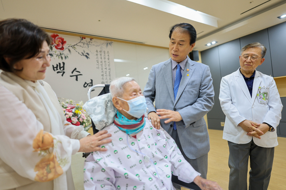 보훈부 장관, 재일학도의용군 유일 생존자 찾아 위문…"헌신 기억할 것"