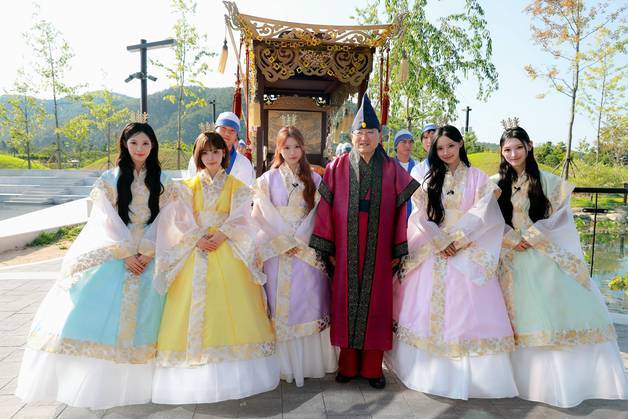 명예 신라공주증 받은 경주 홍보대사 리센느 보문단지서 홍보활동