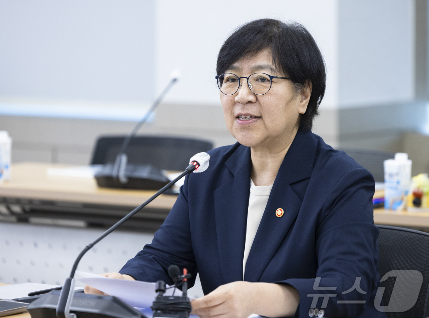 (서울=뉴스1) = 정은경 보건복지부 장관이 3일 충남 아산시청에서 열린 여름철 취약계층 보호 대책 보고회에서 모두발언을 하고 있다. (보건복지부 제공. 재판매 및 DB 금지) 2 …