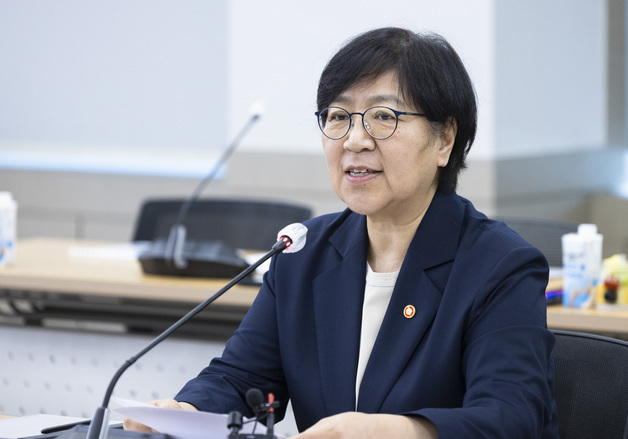 정은경 복지장관 "기초연금 하후상박 개편…최저생활 보장 강화"