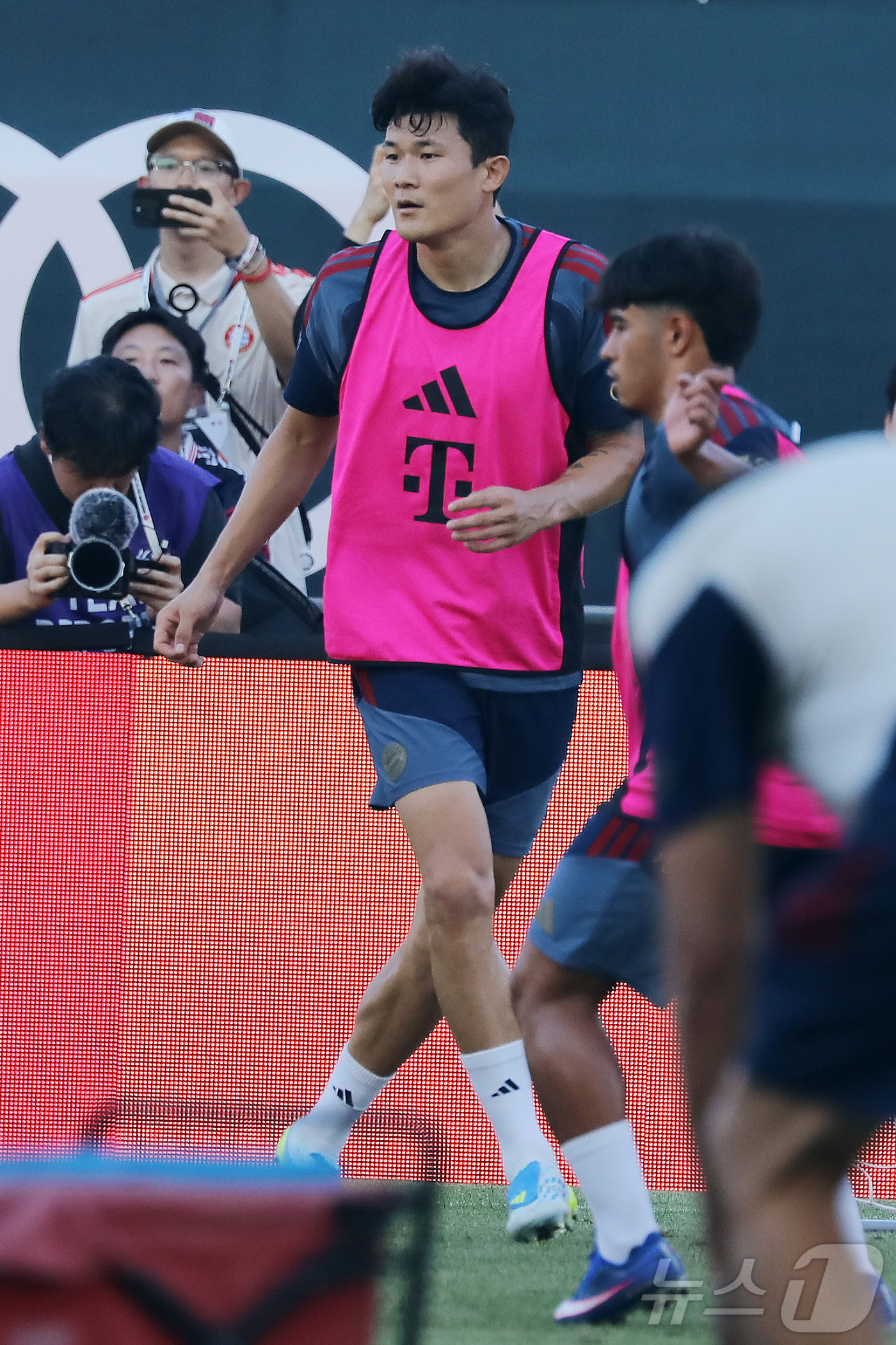 (서귀포=뉴스1) 오미란 기자 = 국가대표이자 FC 바이에른 뮌헨 소속 수비수 김민재가 친선전 '아우디 풋볼 서밋 2026 제주SK FC vs FC 바이에른 뮌헨'을 하루 앞둔 3 …