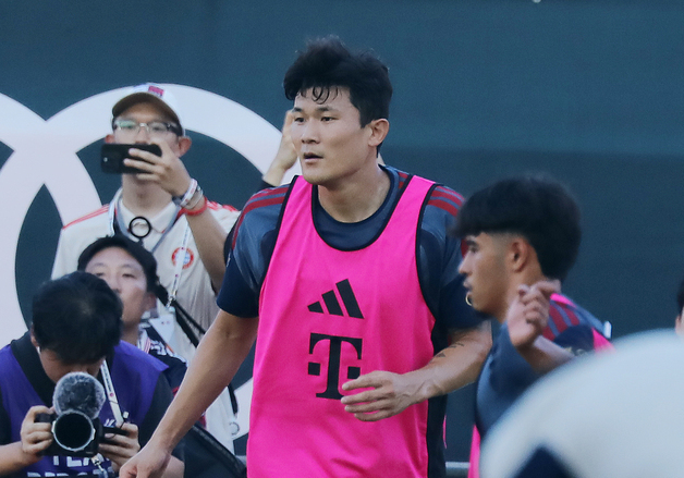 훈련하는 김민재