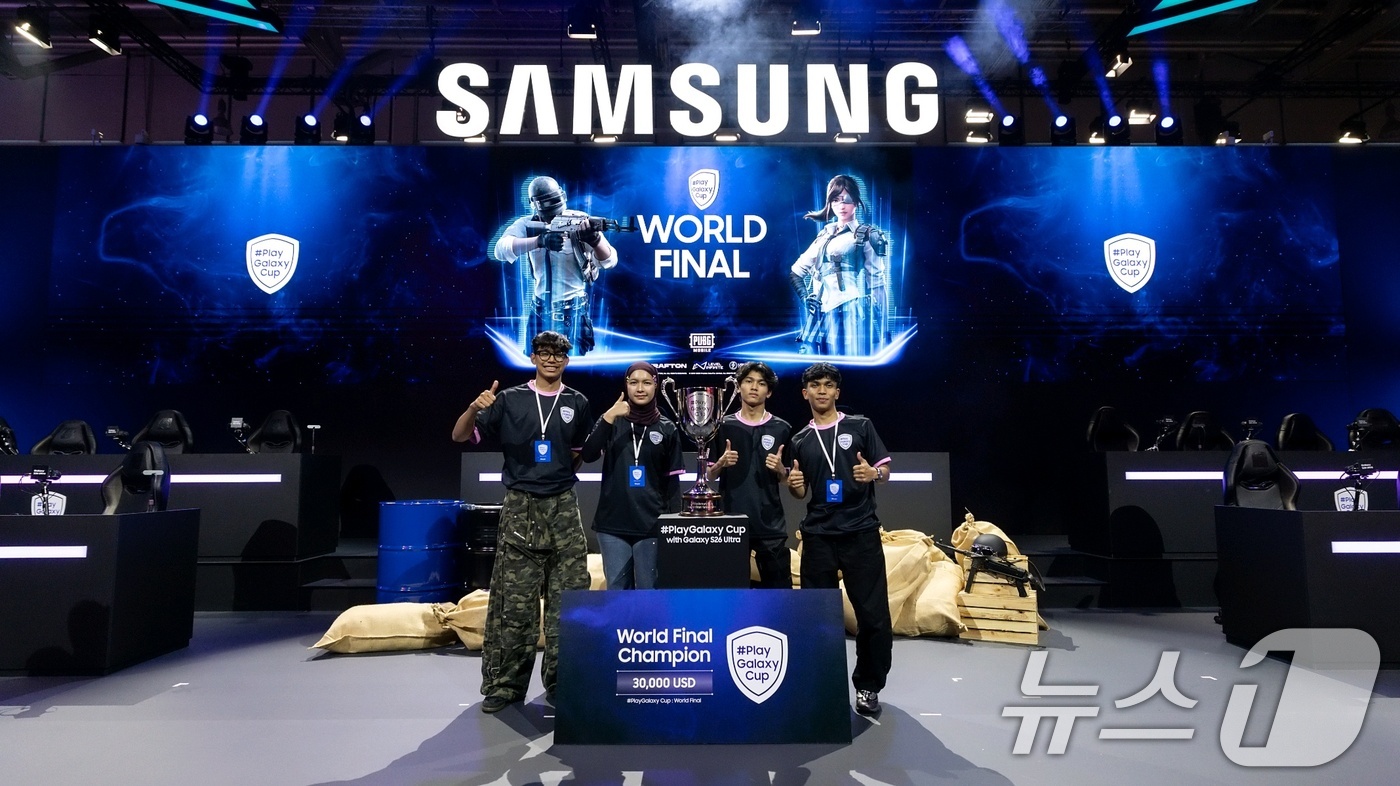 (서울=뉴스1) = 삼성전자가 독일 쾰른메쎄에서 열린 '게임스컴(gamescom) 2026'에 마련된 삼성전자 전시 부스에서 플레이갤럭시 컵(#PlayGalaxy Cup) 월드 파 …