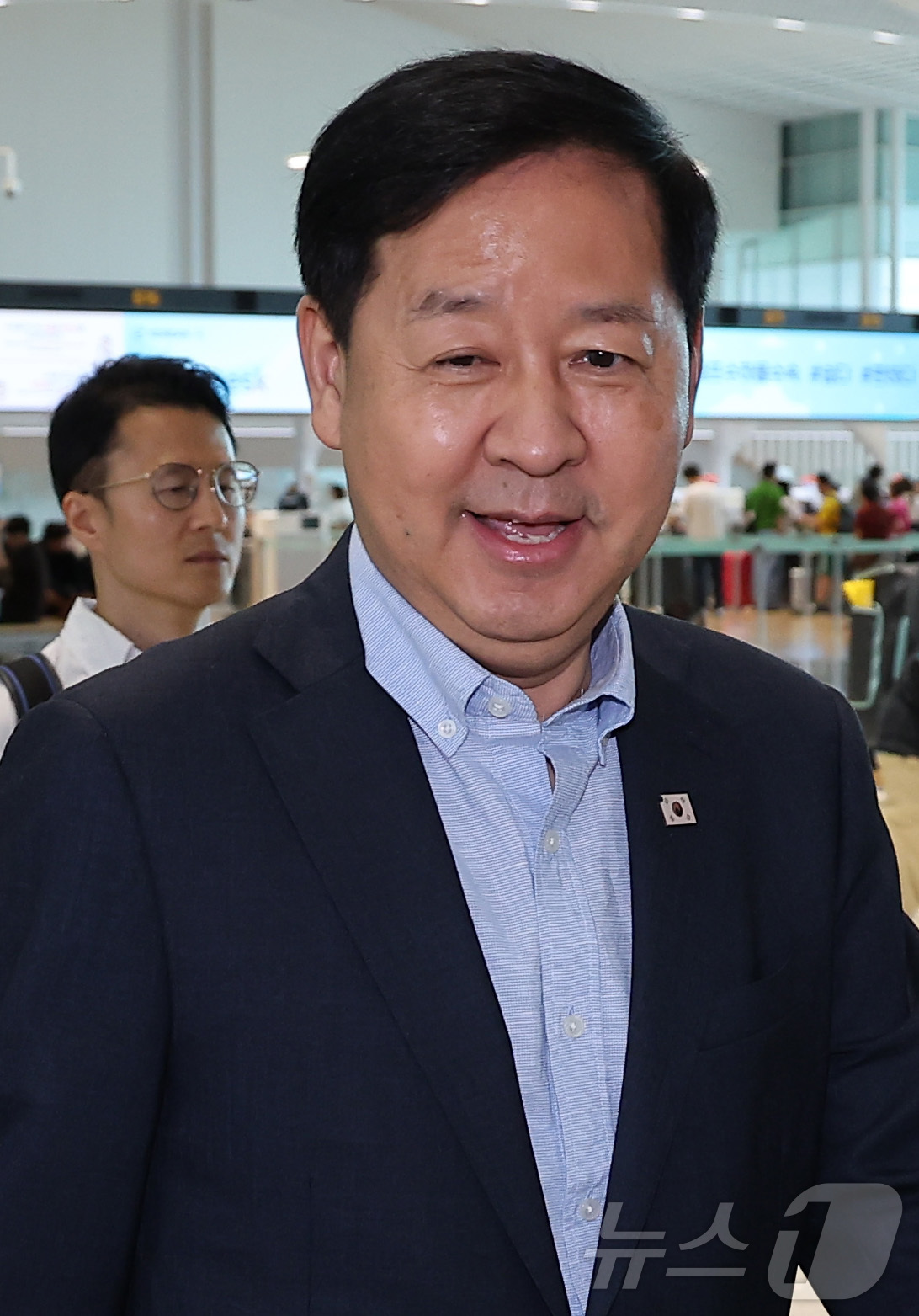 (인천공항=뉴스1) 김성진 기자 = 구윤철 경제부총리 겸 재정경제부 장관이 30일 오전 G20 재무장관회의 참석을 위해 인천국제공항 제2여객터미널에서 미국 워싱턴 D.C.로 출국하 …