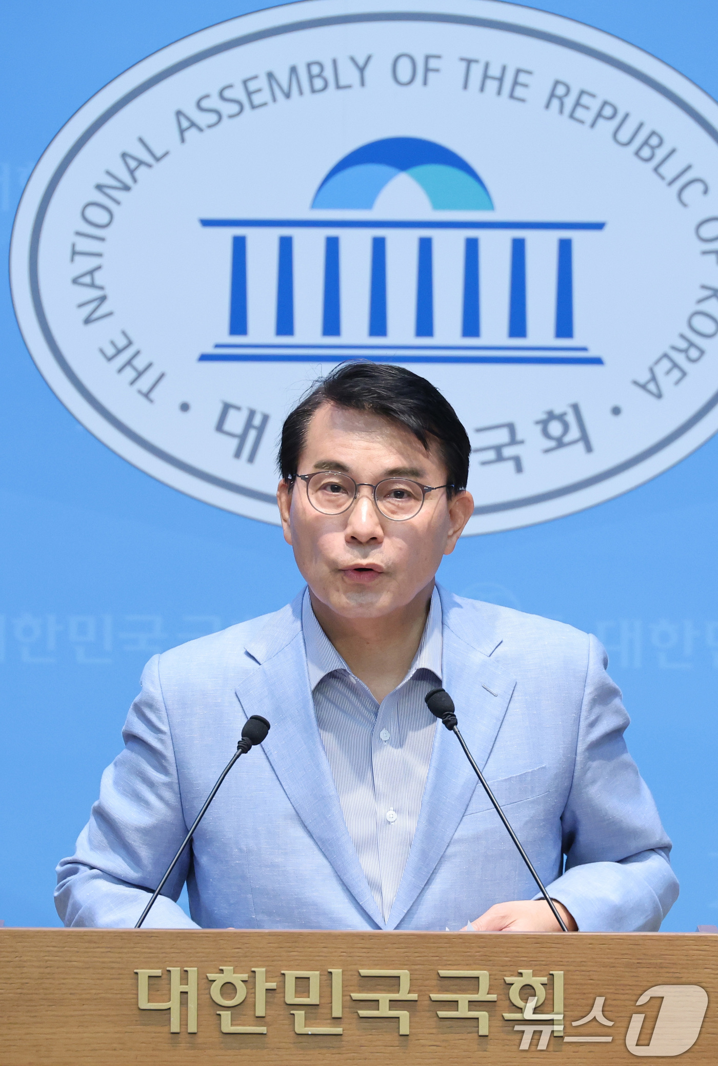 (서울=뉴스1) 신웅수 기자 = 윤상현 6.3 지방선거 투표용지 부족사태 등 국민참정권 침해 진상규명 및 선거관리 개혁을 위한 국정조사특별위원회 위원장이 30일 서울 여의도 국회 …