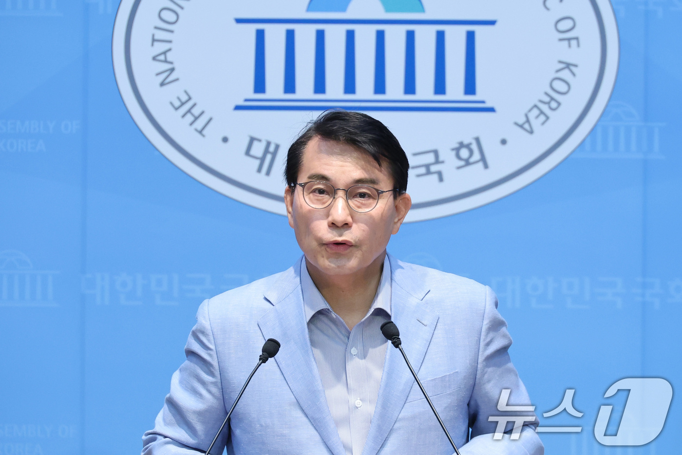 (서울=뉴스1) 신웅수 기자 = 윤상현 6.3 지방선거 투표용지 부족사태 등 국민참정권 침해 진상규명 및 선거관리 개혁을 위한 국정조사특별위원회 위원장이 30일 서울 여의도 국회 …