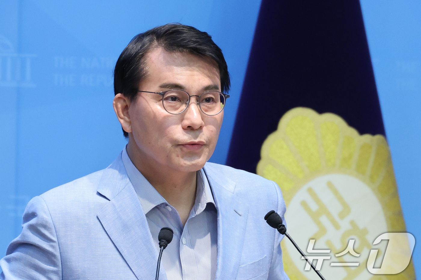 (서울=뉴스1) 신웅수 기자 = 윤상현 6.3 지방선거 투표용지 부족사태 등 국민참정권 침해 진상규명 및 선거관리 개혁을 위한 국정조사특별위원회 위원장이 30일 서울 여의도 국회 …