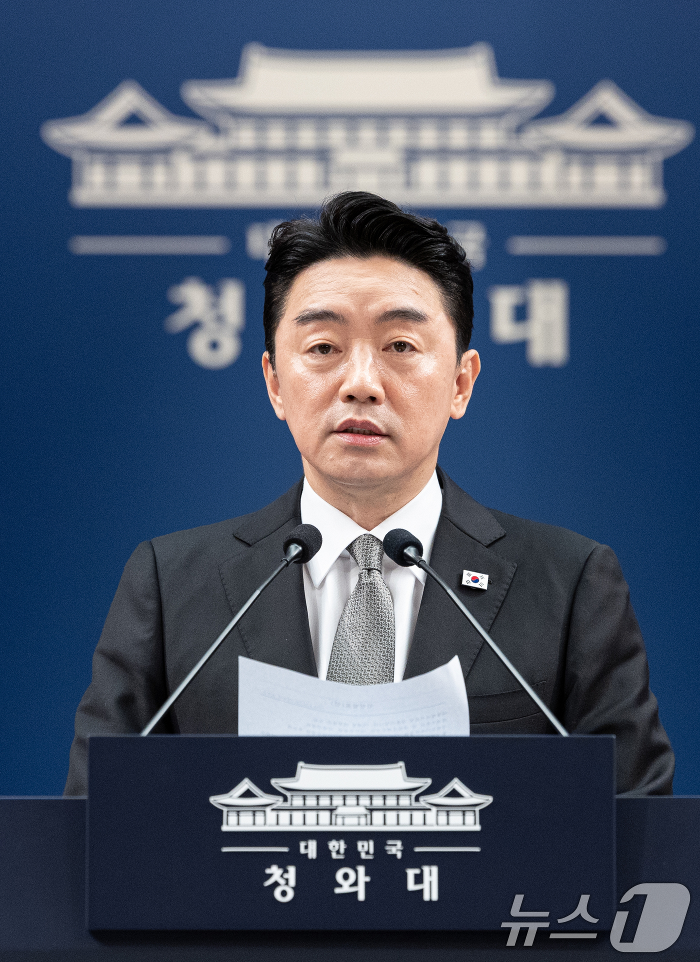 (서울=뉴스1) 이재명 기자 = 강훈식 비서실장이 30일 청와대에서 인사 관련 브리핑을 하고 있다. 2026.8.30/뉴스1