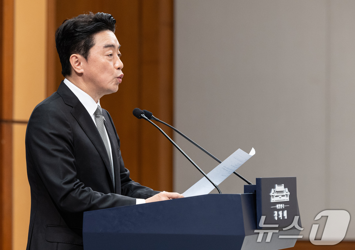 (서울=뉴스1) 이재명 기자 = 강훈식 비서실장이 30일 청와대에서 인사 관련 브리핑을 하고 있다. 2026.8.30/뉴스1