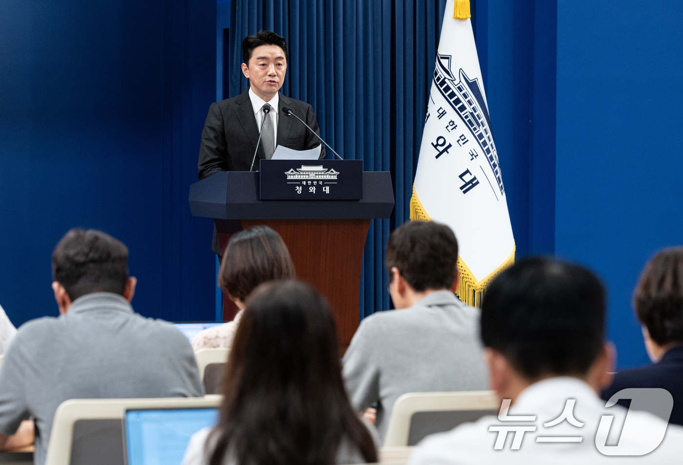 (서울=뉴스1) 이재명 기자 = 강훈식 비서실장이 30일 청와대에서 인사 관련 브리핑을 하고 있다. 2026.8.30/뉴스1