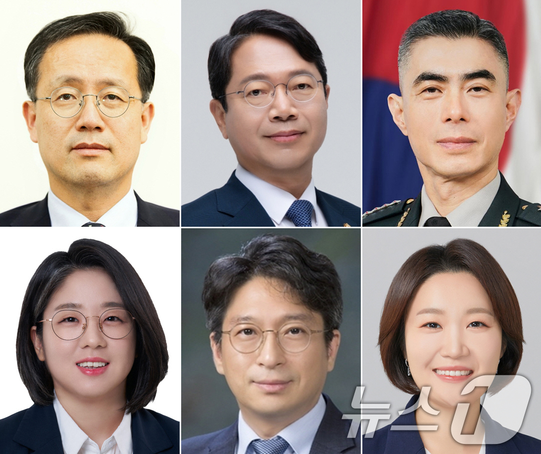 (서울=뉴스1) 이재명 기자 = 이재명 대통령이 30일 6개 부처 개각과 AI 미래기획수석 등 참모진을 교체하는 중폭 인사를 단행했다.부총리 겸 재정경제부 장관에 이형일 현 재경부 …