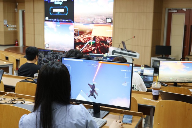 "전투기도 AI 파일럿 시대"…항공대, '제1회 AI 탑건 챌린지' 개최