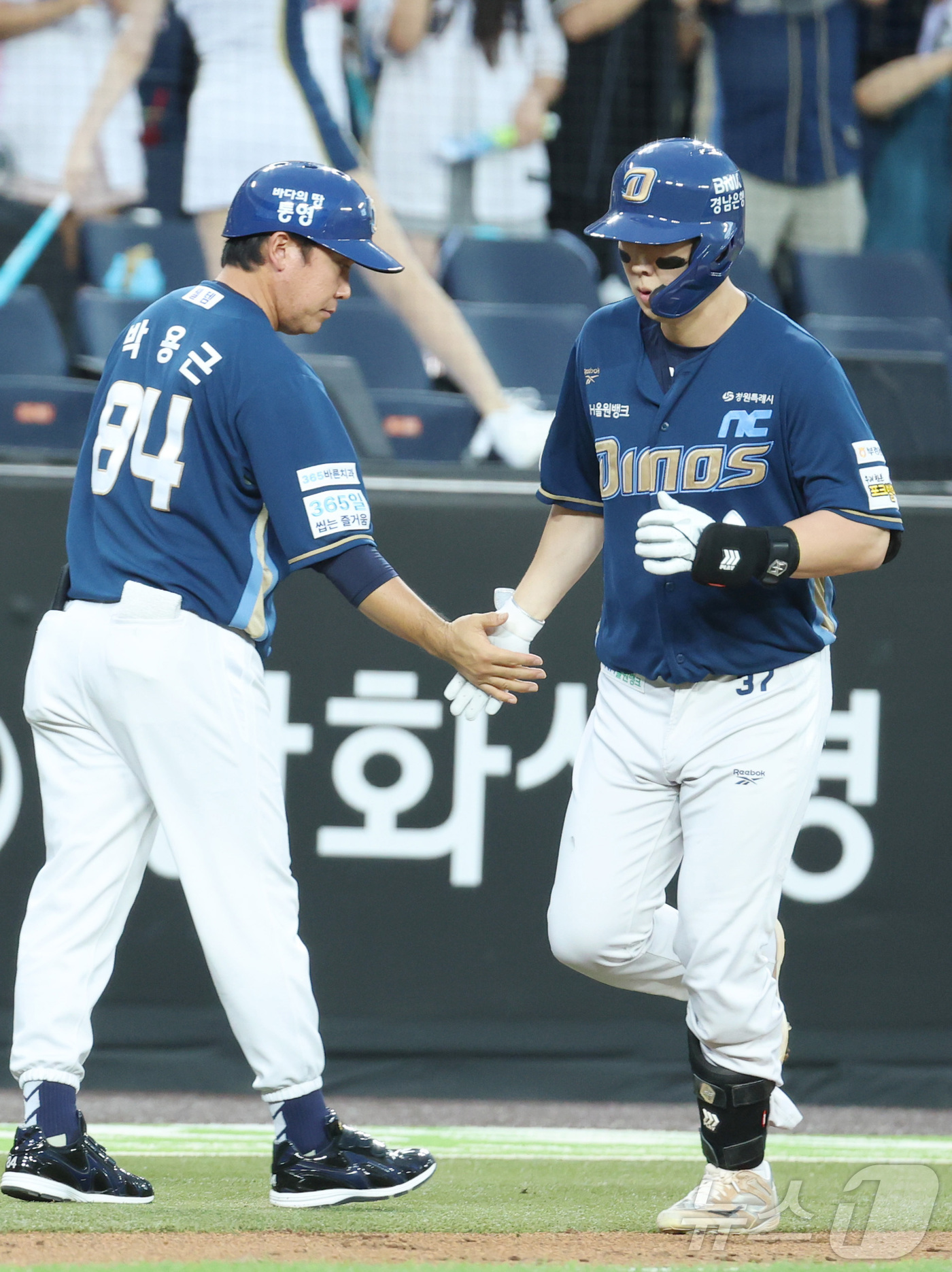 (대전=뉴스1) 김기남 기자 = 30일 대전 한화생명볼파크에서 열린 2026 신한 SOL KBO리그 NC 다이노스와 한화 이글스의 경기에서 3회초 NC 박건우가 솔로 홈런을 치고 …