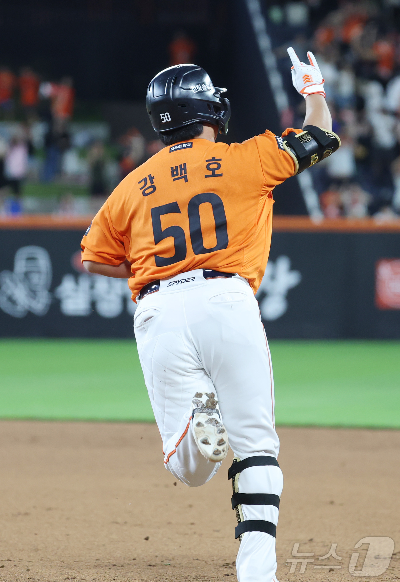 (대전=뉴스1) 김기남 기자 = 30일 대전 한화생명볼파크에서 열린 2026 신한 SOL KBO리그 NC 다이노스와 한화 이글스의 경기에서 5회말 한화 강백호가 역전 3점 홈런을 …