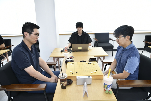 목진석 9단, 한국 선수 유일 삼성화재배 본선행…중국, 14장 싹쓸이