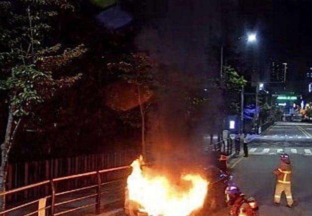 안양 호계동서 승용차 화재…10분 만에 진화