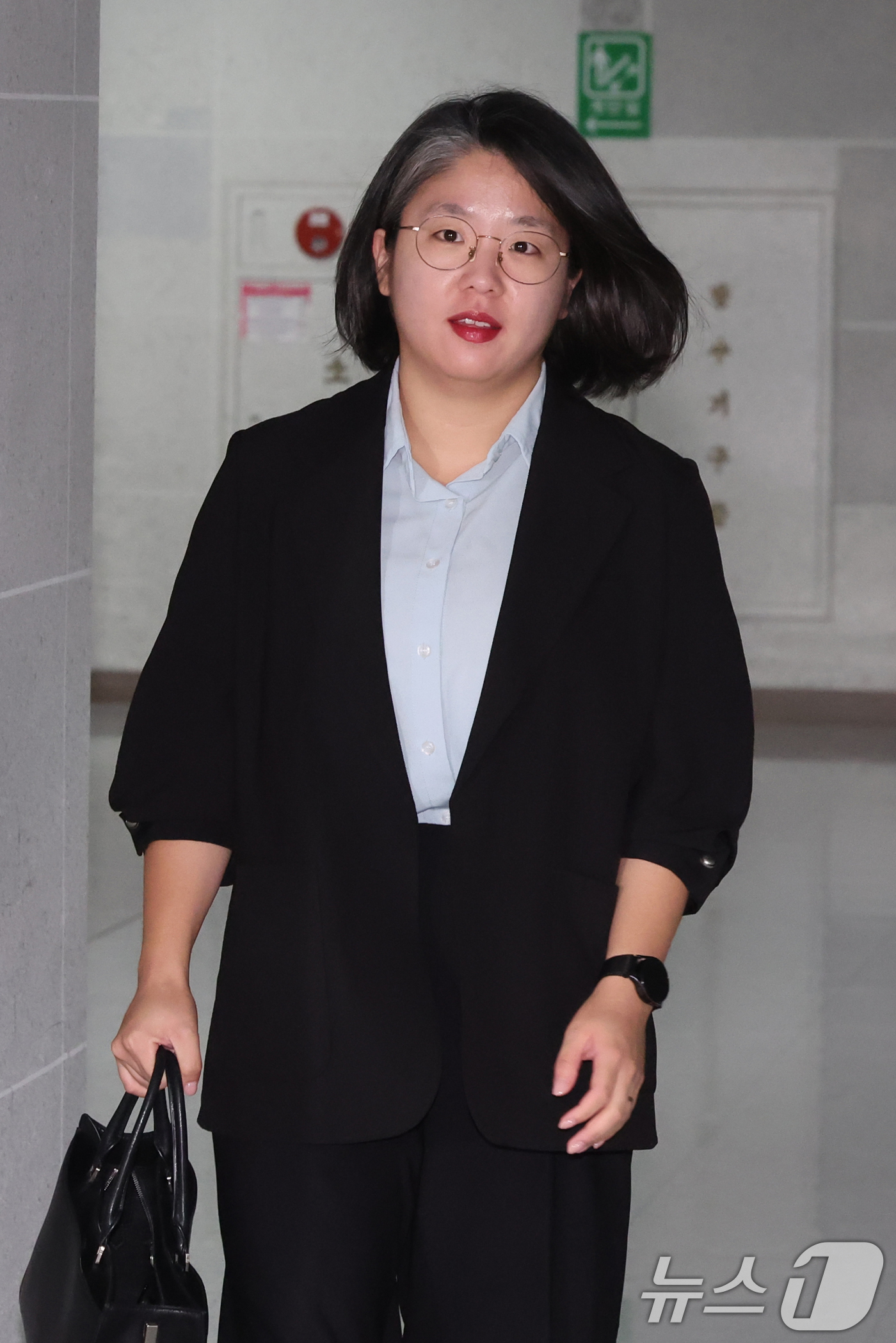 (서울=뉴스1) 황기선 기자 = 성평등가족부 장관 후보자로 지명된 용혜인 기본소득당 의원이 31일 오전 서울 여의도 국회 의원회관으로 출근하고 있다.  2026.8.31/뉴스1