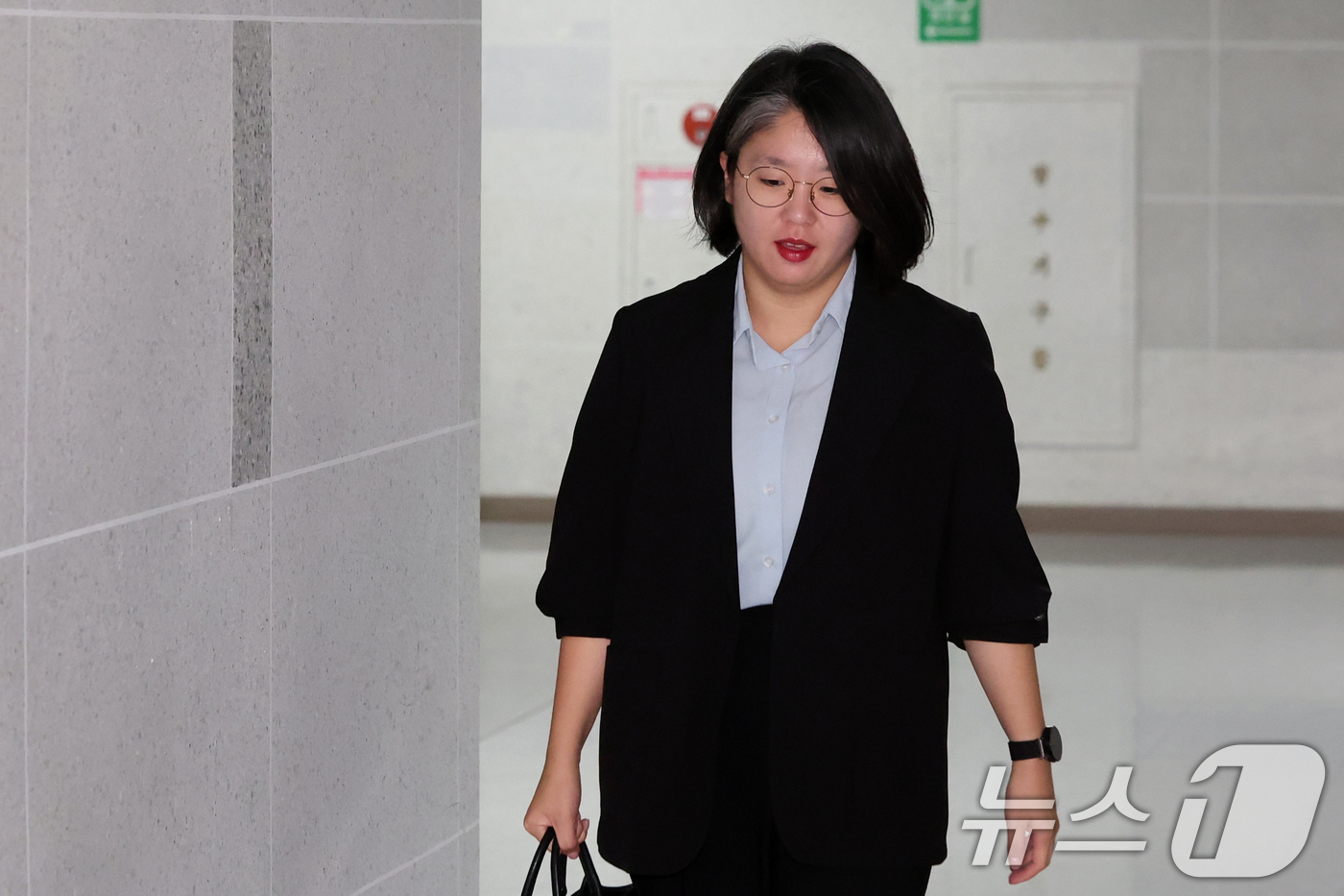 (서울=뉴스1) 황기선 기자 = 성평등가족부 장관 후보자로 지명된 용혜인 기본소득당 의원이 31일 오전 서울 여의도 국회 의원회관으로 출근하고 있다.  2026.8.31/뉴스1