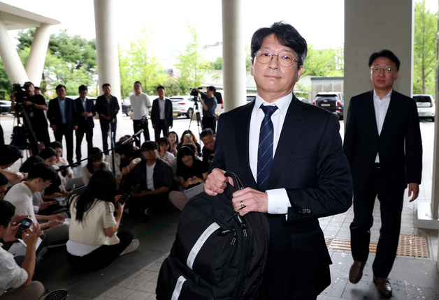 출근하는 홍지선 국토부 장관 후보자
