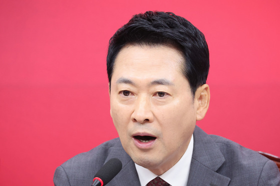 국힘, 당원직선제 단계적 도입키로…올해는 사고당협에만 적용