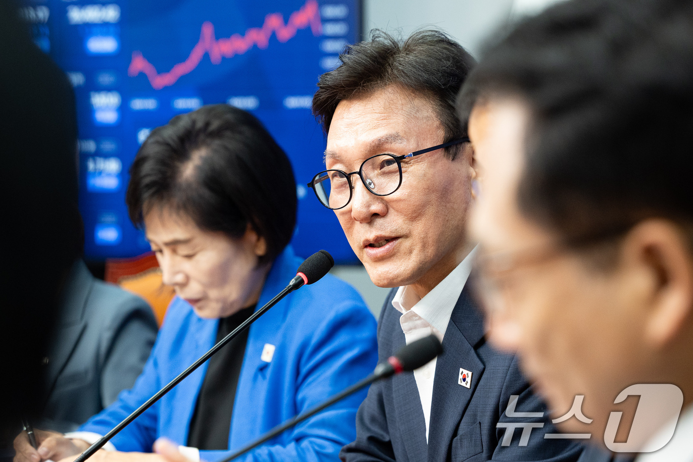 (서울=뉴스1) 유승관 기자 = 김민석 더불어민주당 대표가 31일 서울 여의도 국회에서 열린 최고위원회의에서 발언하고 있다. 2026.8.31/뉴스1