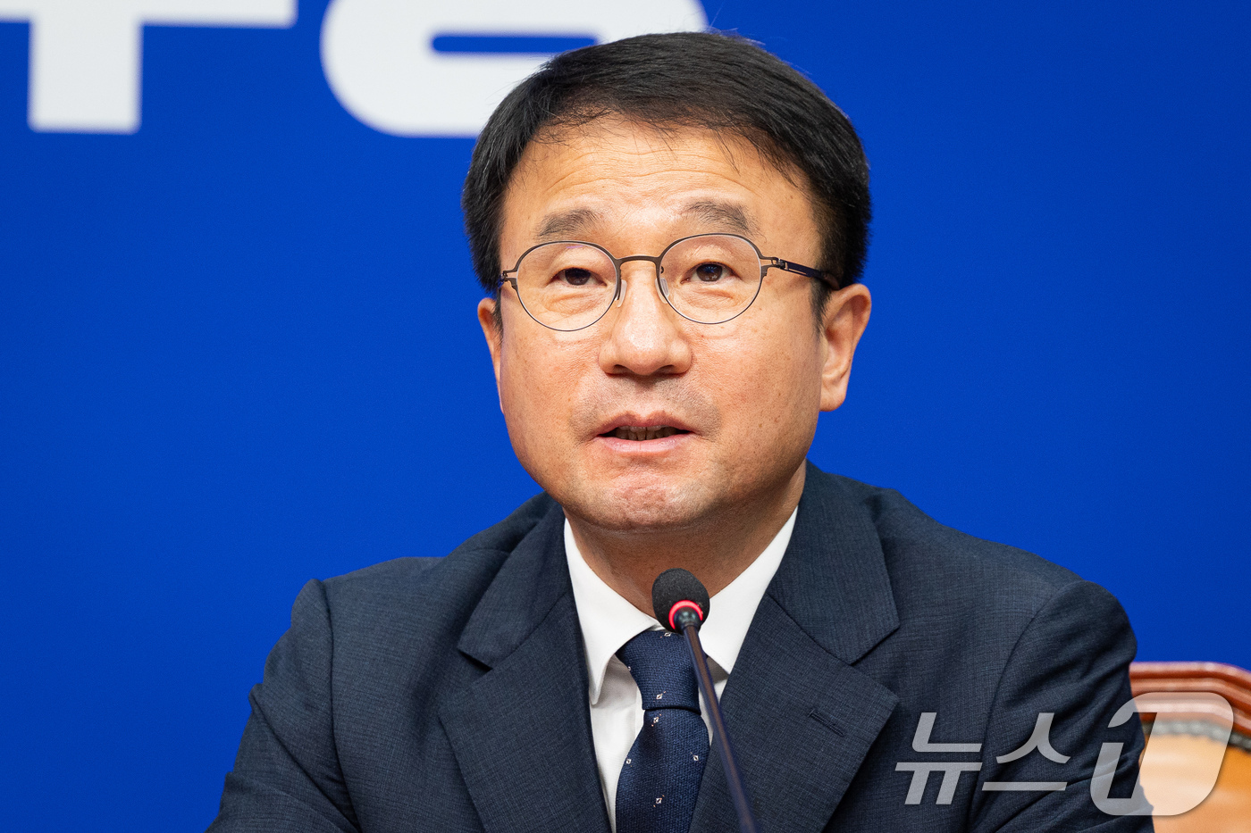(서울=뉴스1) 유승관 기자 = 한병도 더불어민주당 원내대표가 31일 서울 여의도 국회에서 열린 최고위원회의에서 발언하고 있다. 2026.8.31/뉴스1