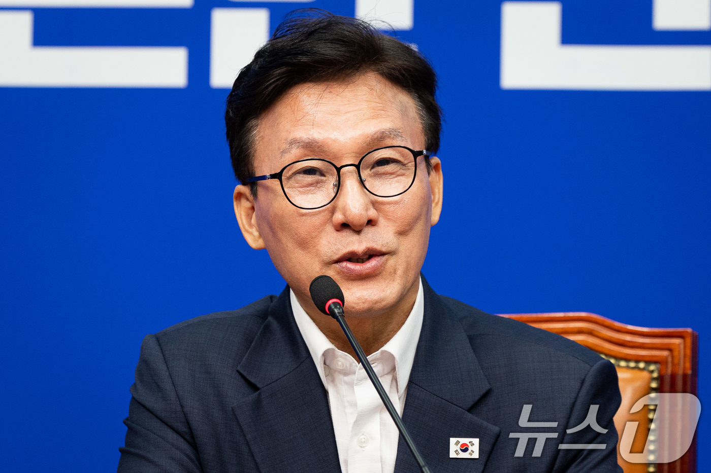 (서울=뉴스1) 유승관 기자 = 김민석 더불어민주당 대표가 31일 서울 여의도 국회에서 열린 최고위원회의에서 발언하고 있다. 2026.8.31/뉴스1