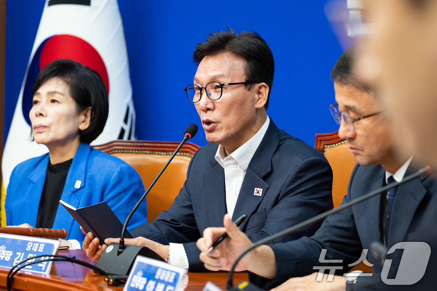 (서울=뉴스1) 유승관 기자 = 김민석 더불어민주당 대표가 31일 서울 여의도 국회에서 열린 최고위원회의에서 발언하고 있다. 2026.8.31/뉴스1