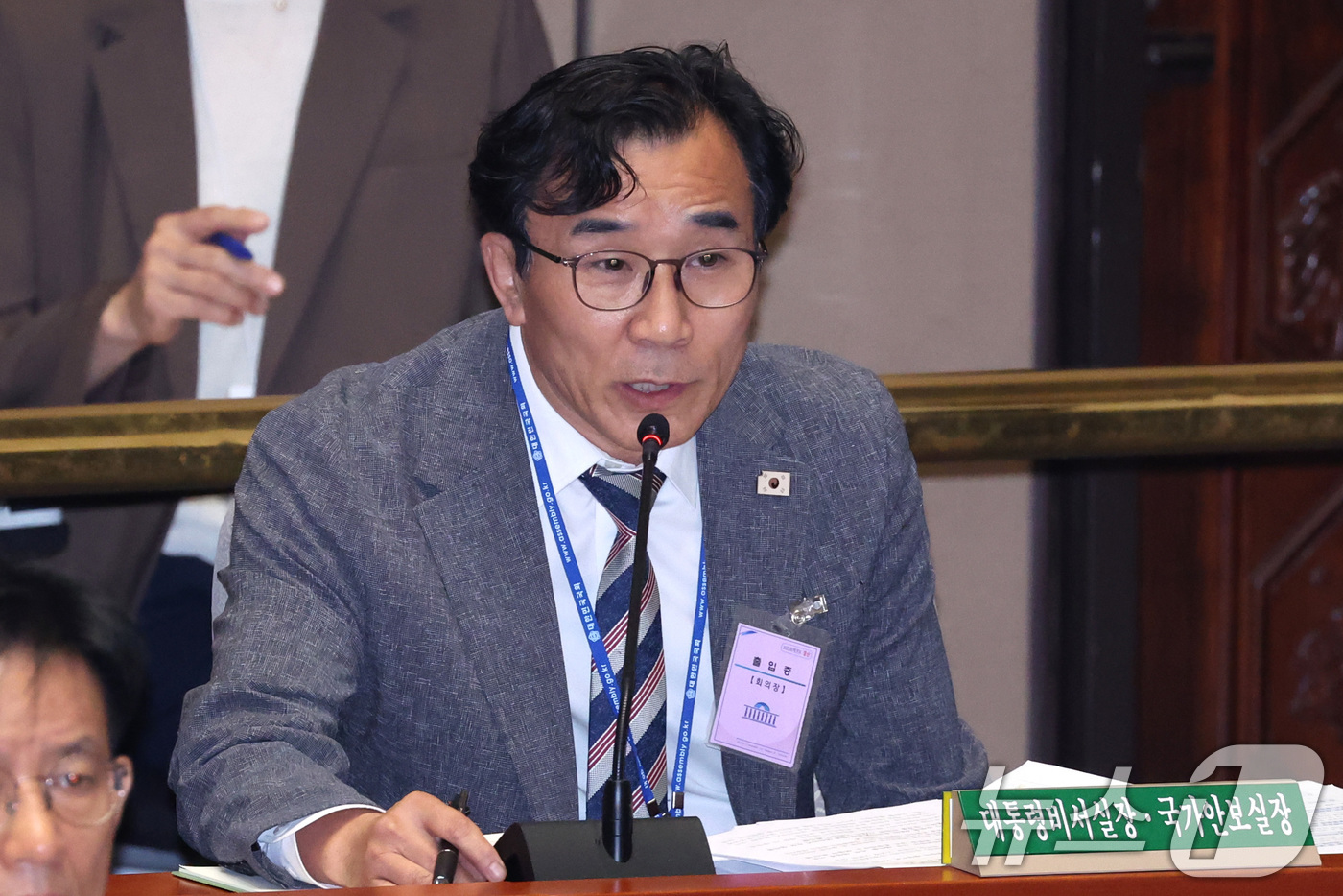(서울=뉴스1) 신웅수 기자 = 전성환 대통령비서실 경청통합수석이 31일 서울 여의도 국회에서 열린 예산결산특별위원회 전체회의에서 의원 질의에 답변하고 있다. 2026.8.31/뉴 …