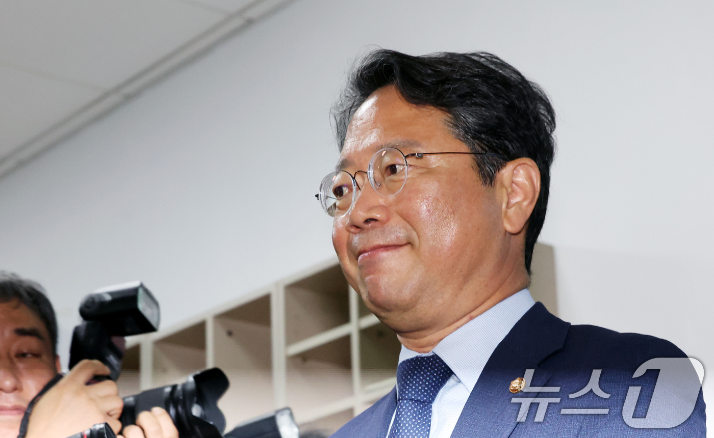 (서울=뉴스1) 황기선 기자 = 법무부 장관 후보자로 지명된 김승원 법제사법위원회 소위원장이 31일 오전 서울 여의도 국회에서 열린 법사위 법안심사제1소위원회에 참석하고 있다. 2 …