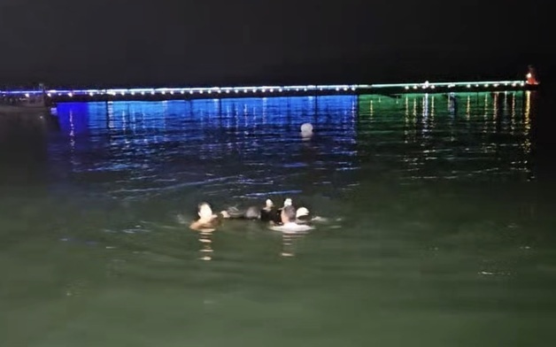 창원서 음주 측정 거부하고 도주하다 바다에 빠진 30대 구조