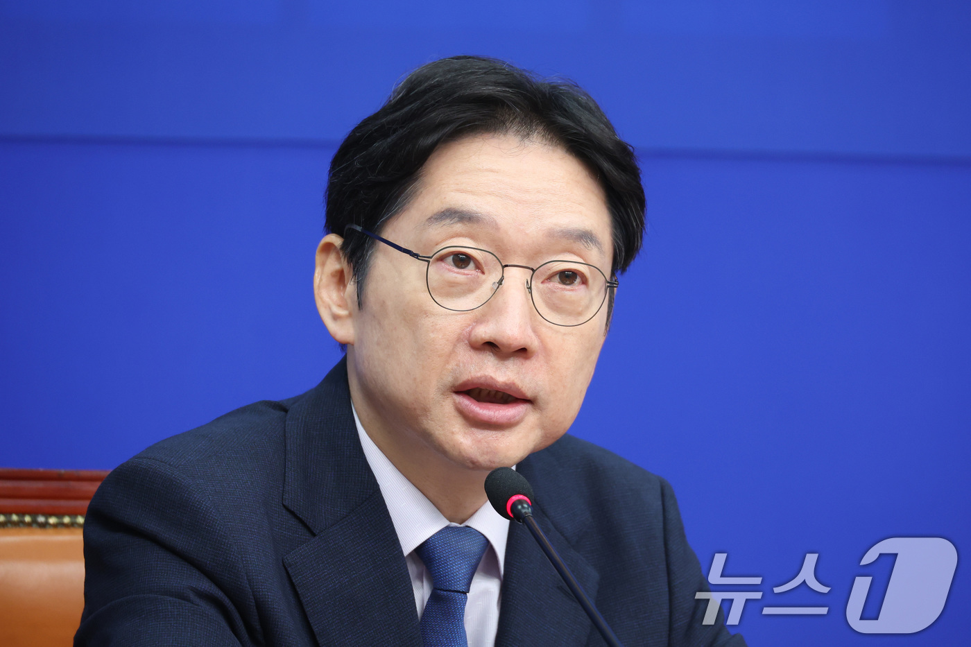 (서울=뉴스1) 신웅수 기자 = 김경수 더불어민주당 정당개혁추진단장이 31일 서울 여의도 국회에서 열린 공천혁신추진단·정당개혁추진단·개헌추진단 제1차 회의에서 발언하고 있다. 20 …