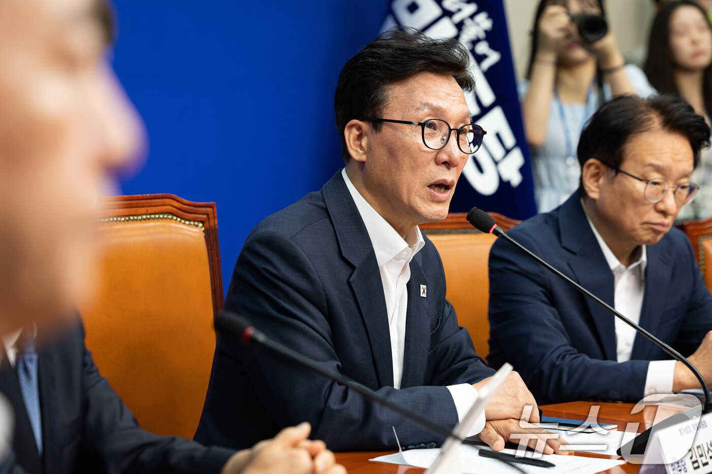 본문 이미지 - 김민석 더불어민주당 대표가 31일 서울 여의도 국회에서 열린 메가성장 특별위원회 제1차 회의에서 발언하고 있다. 2026.8.31 ⓒ 뉴스1 유승관 기자