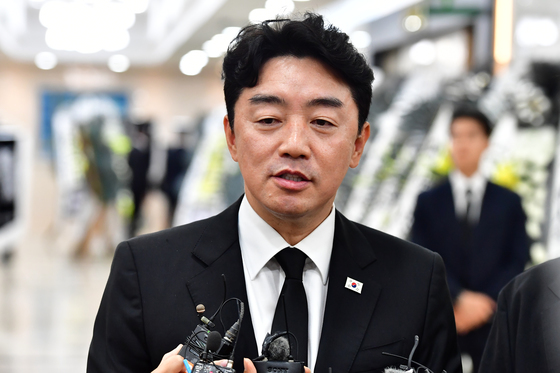 이재명 대통령 조문 메시지 전달하는 강훈식 비서실장