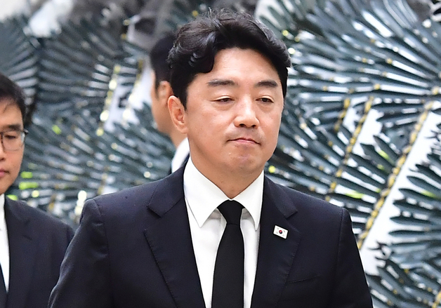 조희대 부친 빈소 찾은 강훈식 "李 대통령, 깊은 위로의 말씀 전해"