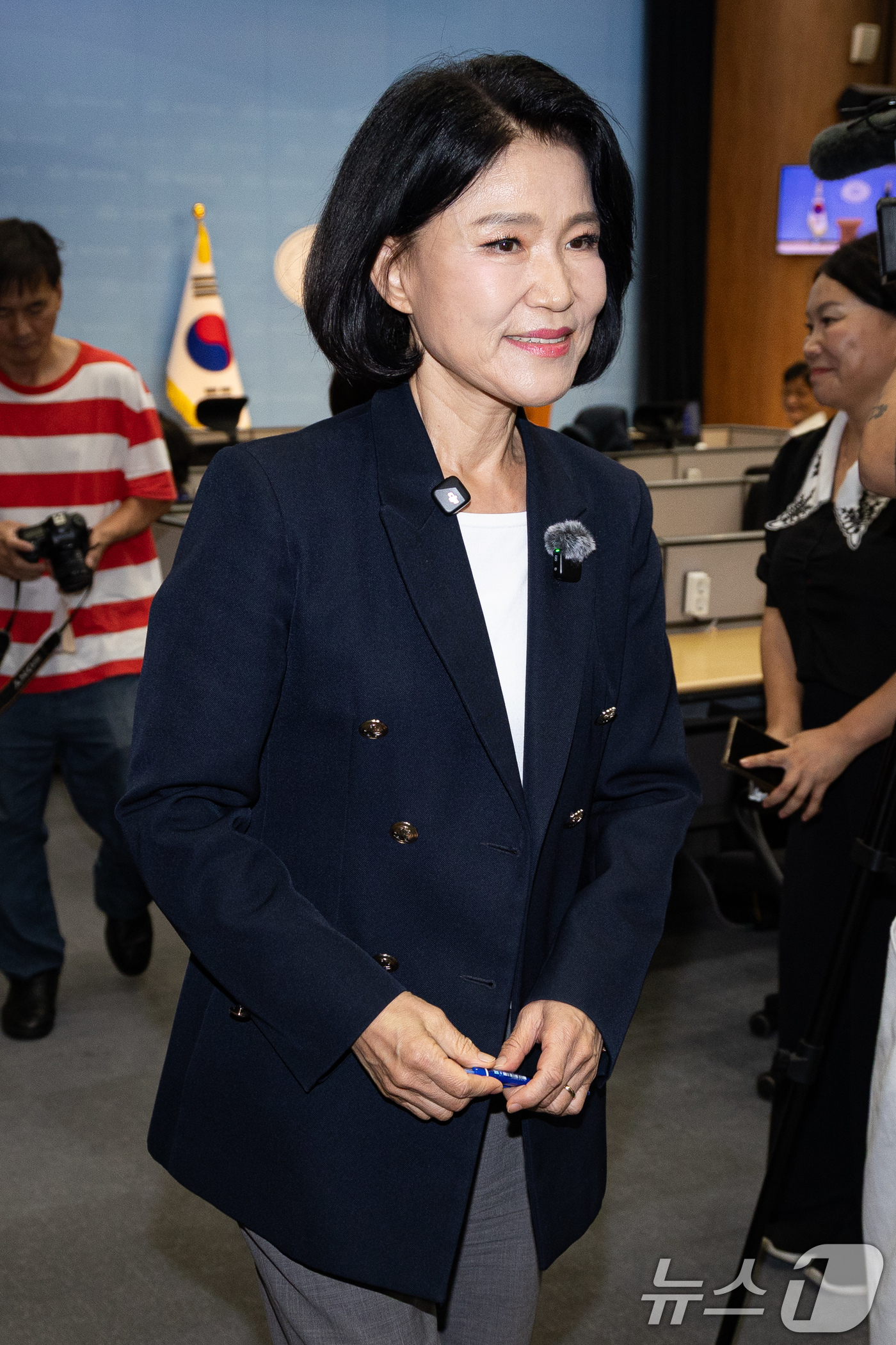 (서울=뉴스1) 유승관 기자 = 이진숙 국민의힘 의원이 31일 서울 여의도 국회 소통관에서 기자회견을 열고 김민석 더불어민주당 대표가 자신을 '여자 전두환'이라고 부른 것에 대한 …