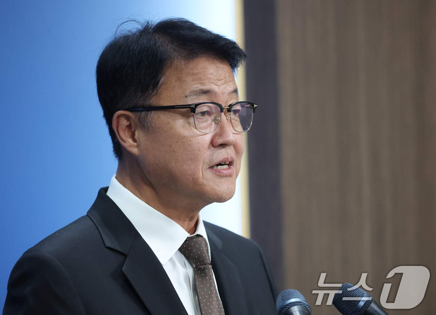 (수원=뉴스1) 김영운 기자 = 주형철 경기도 경제부지사가 31일 경기 수원시 영통구 경기도청에서 재정위기 극복 전략 TF 활동 보고 브리핑을 하고 있다. 2026.8.31/뉴스1 …